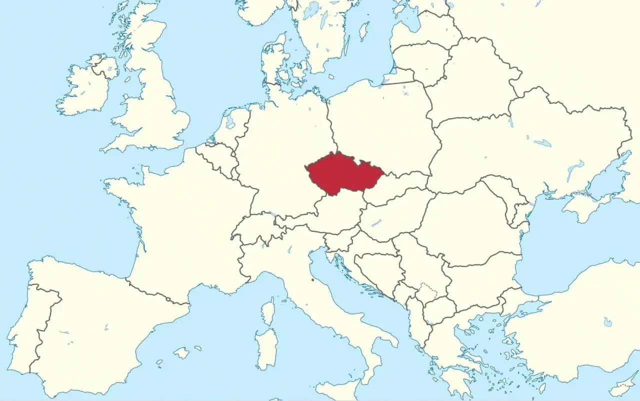 Carte de l'Europe. La République tchèque, où se trouve Prague, est située à l'est de la France, entre l'Allemagne et la Pologne.
