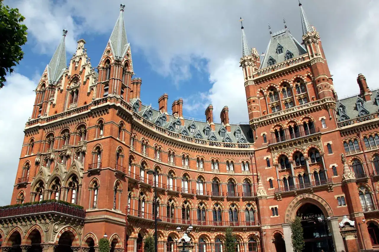 Magnifique architecture victorienne à Londres, parfaite pour un séjour à thème pour visiter Harry Potter à Londres.
